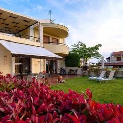 Elani Hill Villa by Luxlikehome