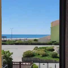 Appartement T2 27m² meublé, vue mer à 50m de la plage