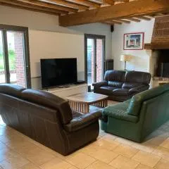 Grande maison pour 12 à 15 personnes avec jardin pétanque baby foot, cheminée et barbecue près de Fecamp et Etretat Zéro six soixante dix huit soixante treize trente six quatre vingt onze