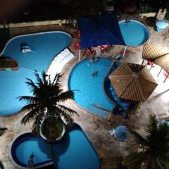 1406 AP 2 Quartos Shopping, Banheira de Hidro privativa , bebidas liberadas nas piscinas e internet no ap, proximo ao shopping singapura