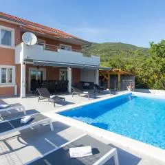 Villa Ivano with heated pool&sea&mountain view