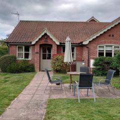 Little Broad Cottage Norfolk 2 Bedroom Sleep 4