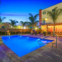 Spacious 4BR Home w Pool & Parking !!!