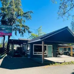 Riverfront Lodging