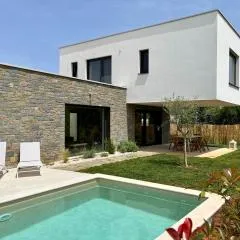 Villa Zen - with pool & close to the sea