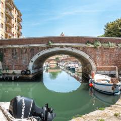 Piccola Venezia Canal View Charming Flat