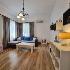 Charming Apartment 6 m From the Main Street