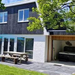Cozy vacation home with a hot tub