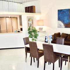Central Apartment - Walk to Navona - Full Kitchen - Fast Wi-Fi & A-C