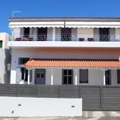 AXS First Floor Apartment Aegina Town