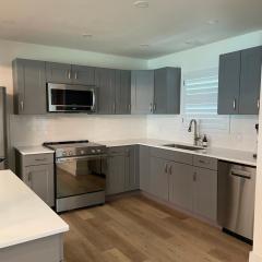 Fully Renovated 3br walkable to restaurants