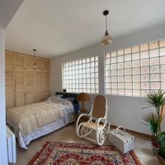 Lovely and peaceful vintage apartment near beach