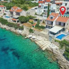 4 Bedroom Cozy Home In Razanj