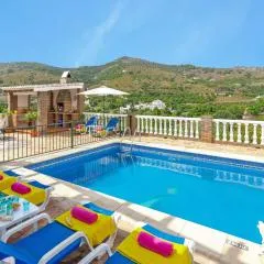 Villa Hacilla by Villa Plus