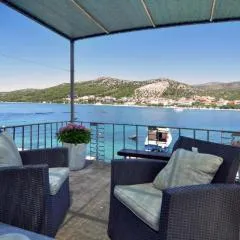 Two room apartment on the beach-Zoranka