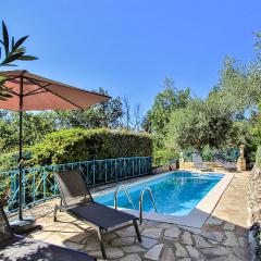 Awesome Home In Colonzelle With 3 Bedrooms, Private Swimming Pool And Outdoor Swimming Pool