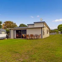 Hetherington Haven - Whangamata Holiday Home