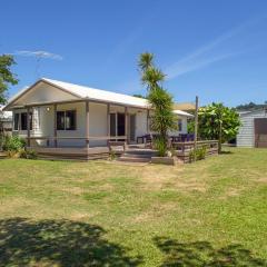 Nest by the Beach - Cooks Beach Holiday Home