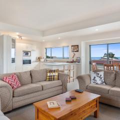 White Island Views - Ohope Holiday Home