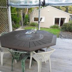 Ocean Beach Honey - Tairua Holiday Home