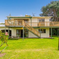 Oyster Bach - Cooks Beach Bach