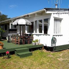 Hibiscus Cottage - Whangamata Bach