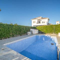 Villa with Three Bedrooms Private Pool and Jacuzzi - BO16LT