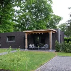 The White Oak - Luxe 4 persoons bungalow met prive sauna
