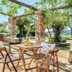 Awesome Home In Constantina With Wifi