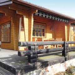 Three-Bedroom Holiday Home With A Fireplace In Grisslehamn
