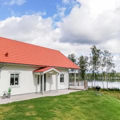 Nice Home In Skillingaryd With 4 Bedrooms And Wifi