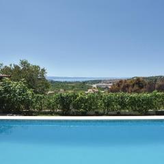 Two-Bedroom Apartment Zrnovnica With Sea View 06