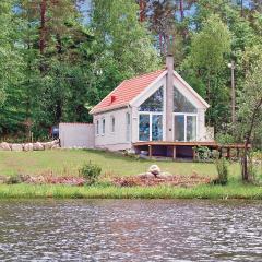 Cozy Home In Åsljunga With Kitchen