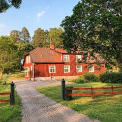 Nice Home In Mantorp With Kitchen