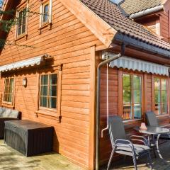 Awesome Home In Farsund With 4 Bedrooms, Sauna And Wifi