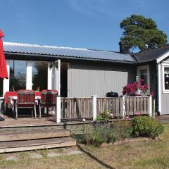 Beautiful Home In Lrbro With Kitchen