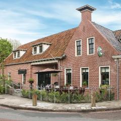 Cozy Home In Visvliet With Kitchen