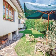 Awesome Home In Camaiore -lu- With Kitchen