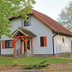 Beautiful Home In Fuhlendorf With Wifi