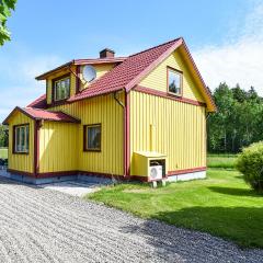 Nice Home In Vnersborg With 2 Bedrooms And Wifi