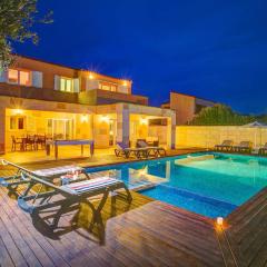 Villa Serena Forcat by Villa Plus
