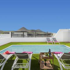 Villa Vegueta by Villa Plus