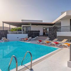 Villa Inma Calero by Villa Plus