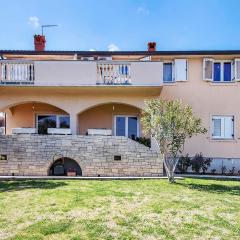 Gorgeous Apartment In Pula With Wifi