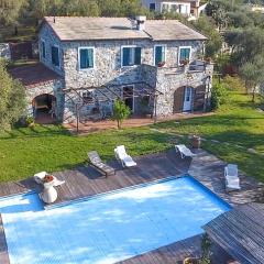 Beautiful Home In Cogorno With Outdoor Swimming Pool, Wifi And 3 Bedrooms