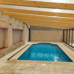 Casa Rural Baños del Rey con piscina climatizada