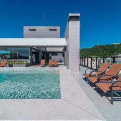 Adra 103 - Apartamento no centro de Bombinhas - Rooftop com piscina e academia - À poucos metros da praia - (Consultar serviços de roupas de cama e banho)