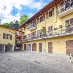 Gorgeous Apartment In Manerba Del Garda With Kitchenette