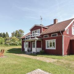 Gorgeous Home In Lyrestad With Wifi