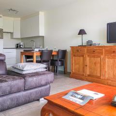 2 Bedroom Cozy Apartment In Oostende